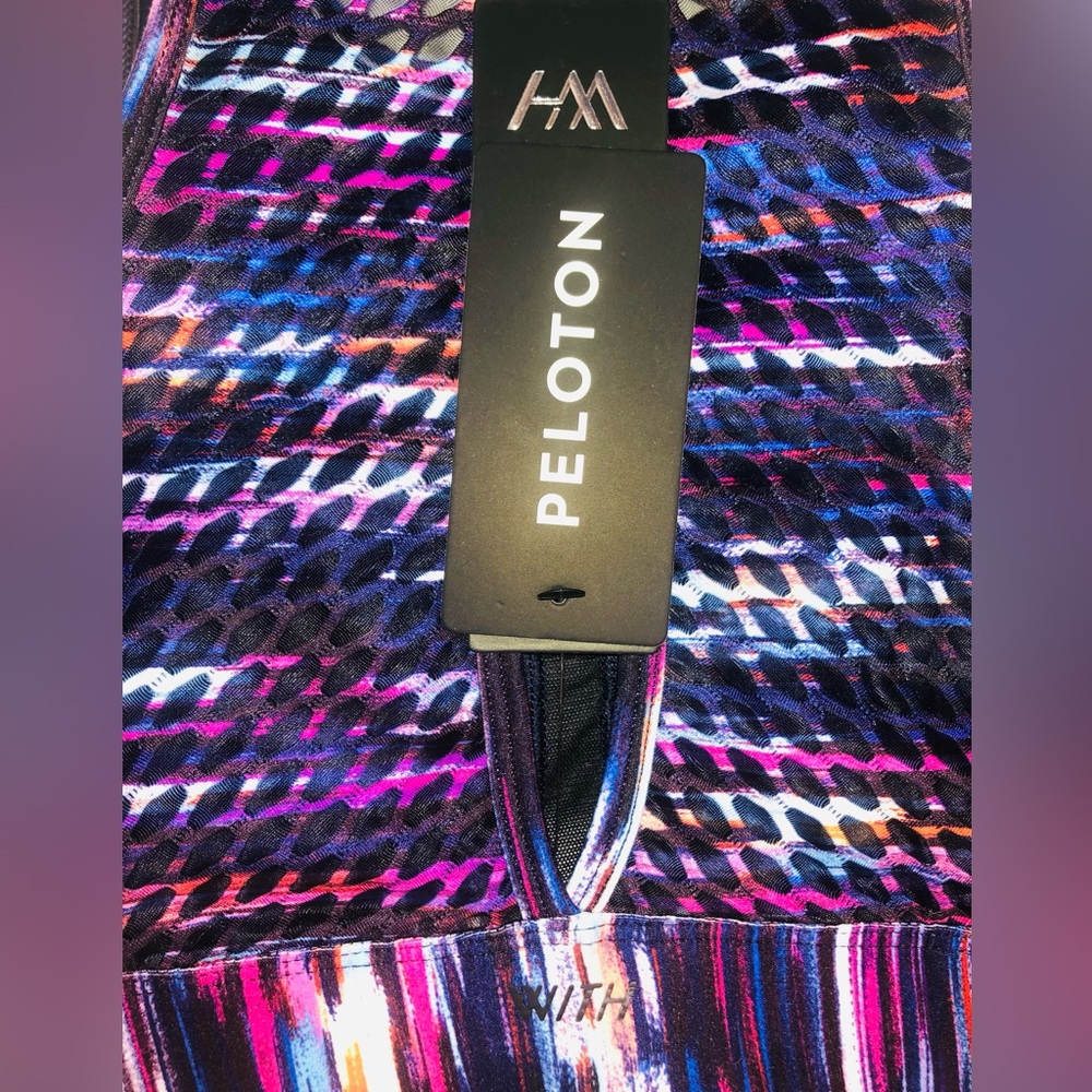 Peloton sports bra (S) - Picture 9 of 12